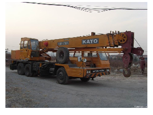 Kato 25 Ton crane on Rent